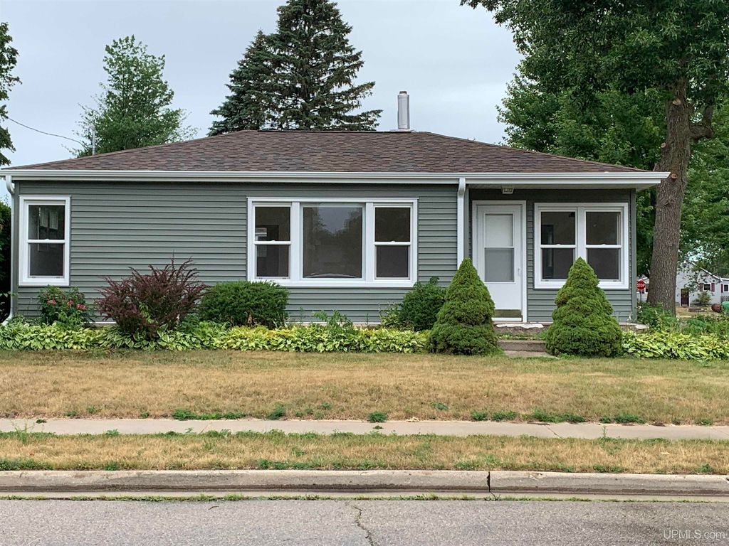 303 Park St, WI 54143 Trulia