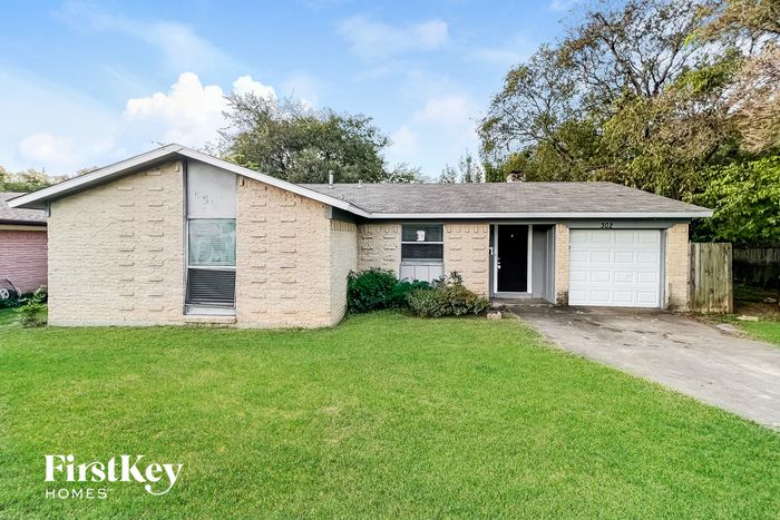 302 Shorewood Dr, Duncanville, TX 75116