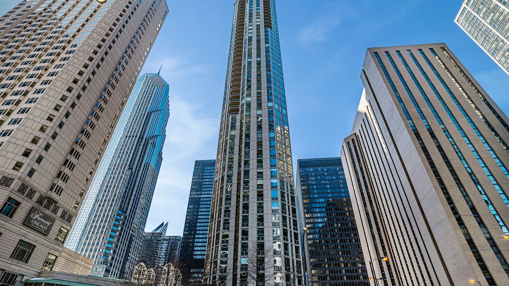 222 N Columbus Dr #702, Chicago, IL 60601