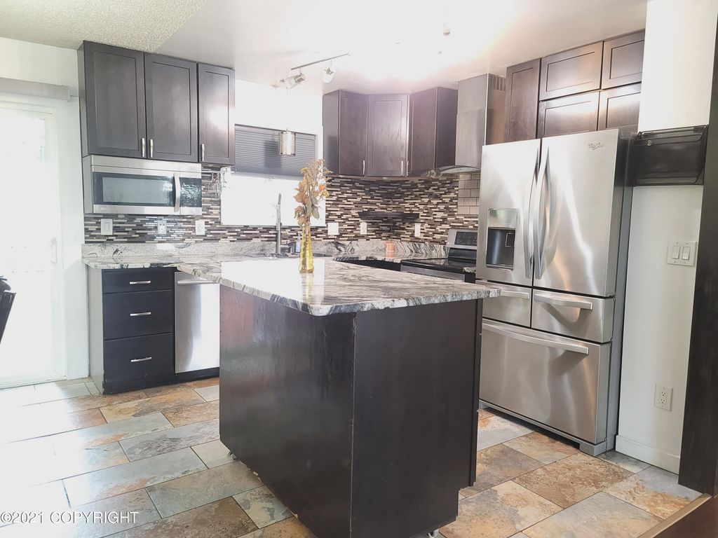 6650 Eileen Cir, Anchorage, AK 99507