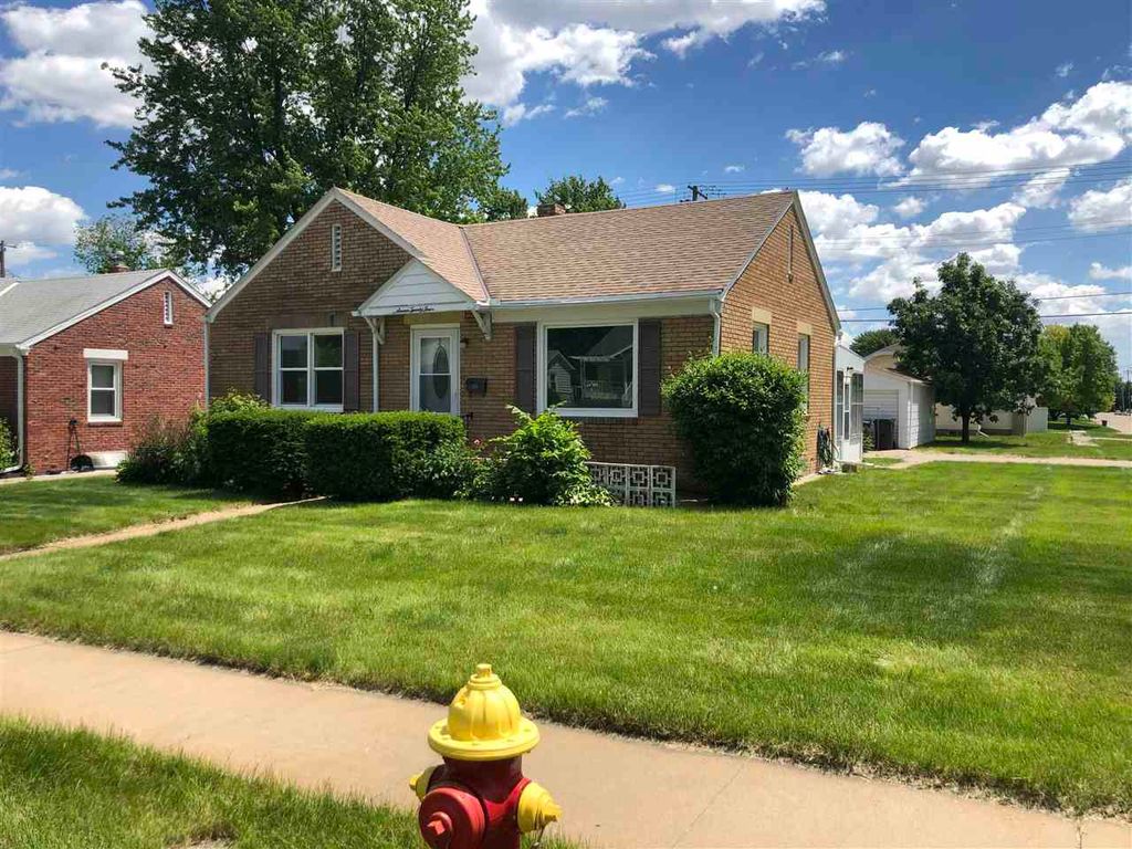 724 W 29th St, Kearney, NE 68845
