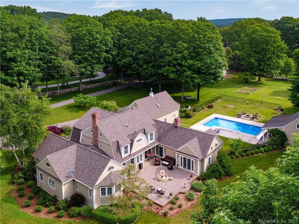 15 Clark Ln, Essex, CT 06426