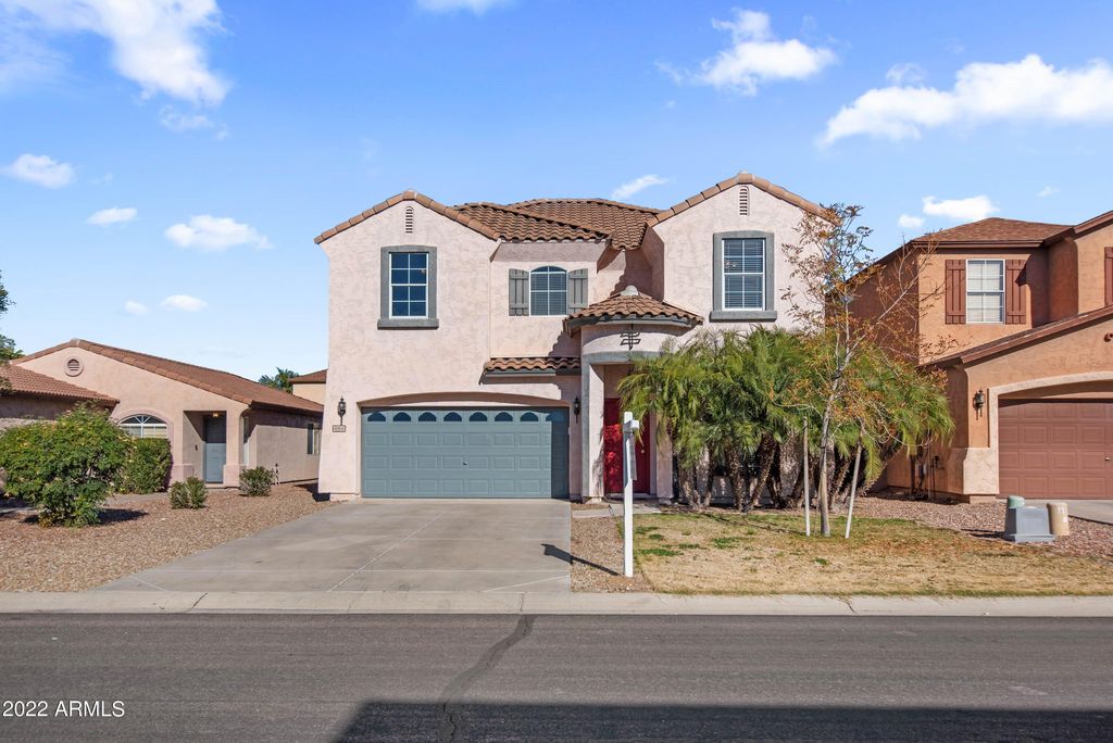 4966 E Meadow Land Dr, San Tan Valley, AZ 85140