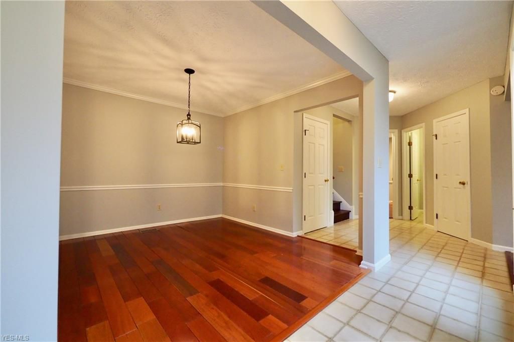 225 Westwind Dr 2, Avon Lake, OH 44012 2 Bed, 3 Bath Condo MLS