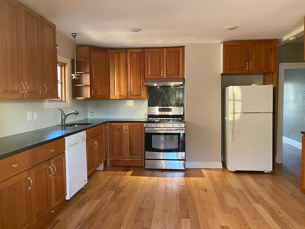159 Calhoun Ave, Bridgeport, CT 06604