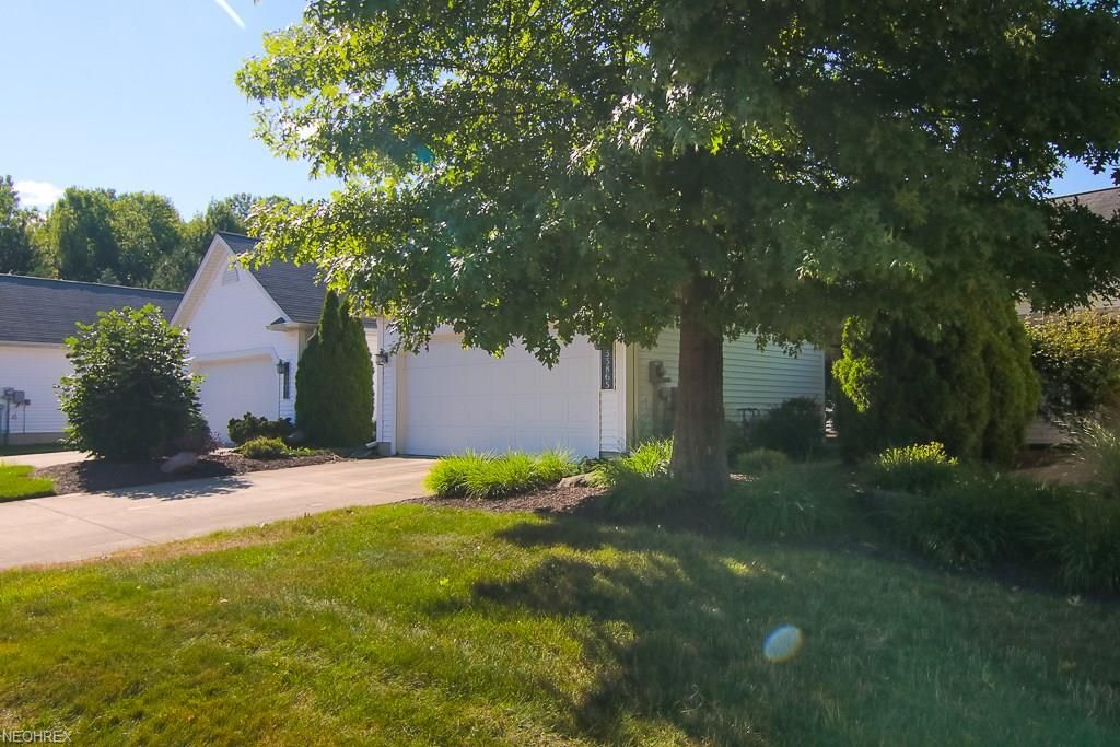 33865 Honeysuckle Ln, North Ridgeville, OH 2 Bed, 2 Bath Condo 18