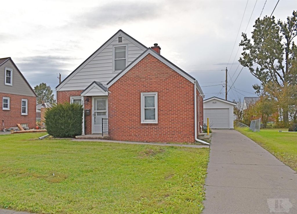 207 S 15th Ave, Marshalltown, IA 3 Bed, 1 Bath SingleFamily Home