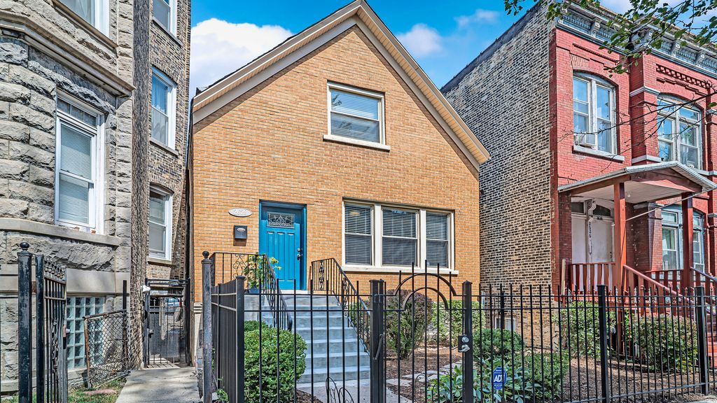 2628 W Crystal St, Chicago, IL 60622