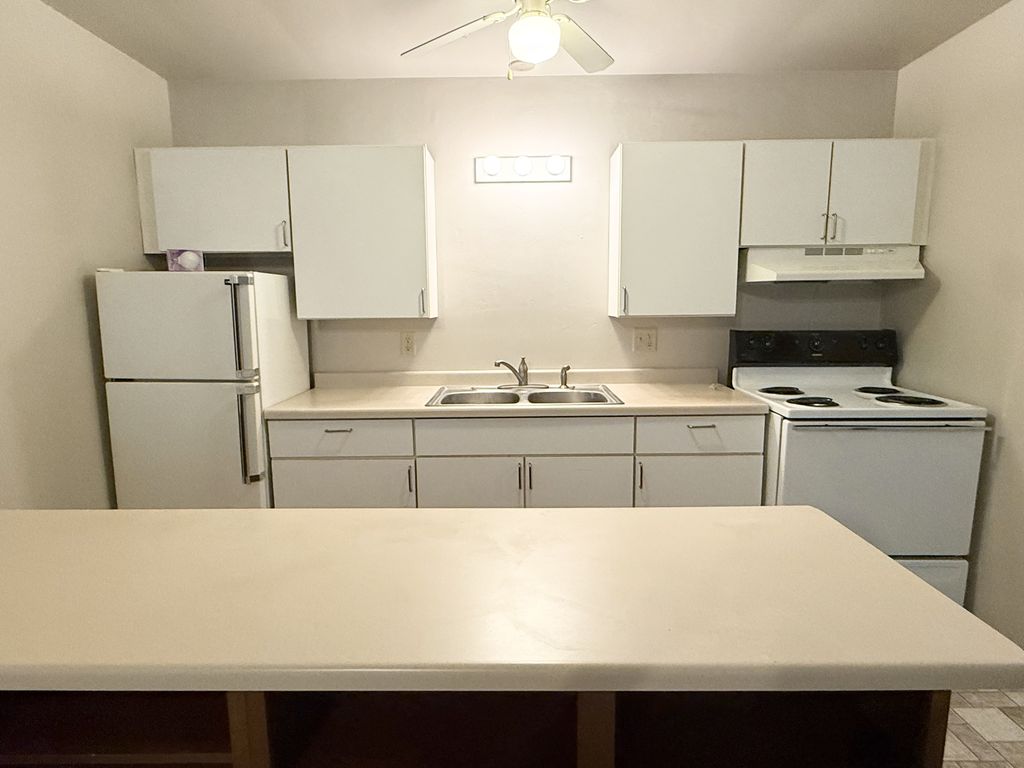1659 Capital Ave, Madison, WI 53705