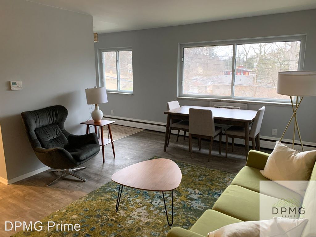 3006 Harwick Dr #5, Lansing, MI 48917
