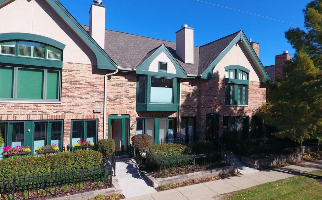 1008 E Ogden Ave B, Milwaukee, WI 53202 Trulia