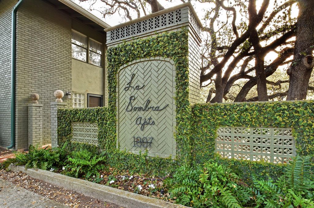 1803 La Sombra Dr #E, San Antonio, TX 78209