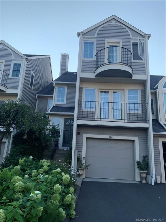 116 Paugusett Cir #116, Trumbull, CT 06611