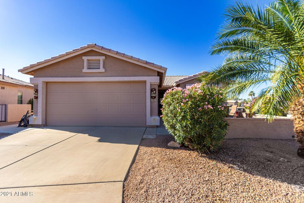 1353 E Cherry Hills Dr, Chandler, AZ 85249