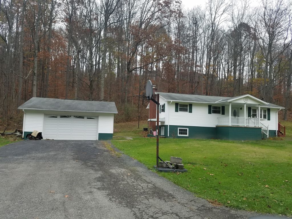 172 Chestnut View Dr, Clarksburg, WV 3 Bed, 1 Bath SingleFamily Home