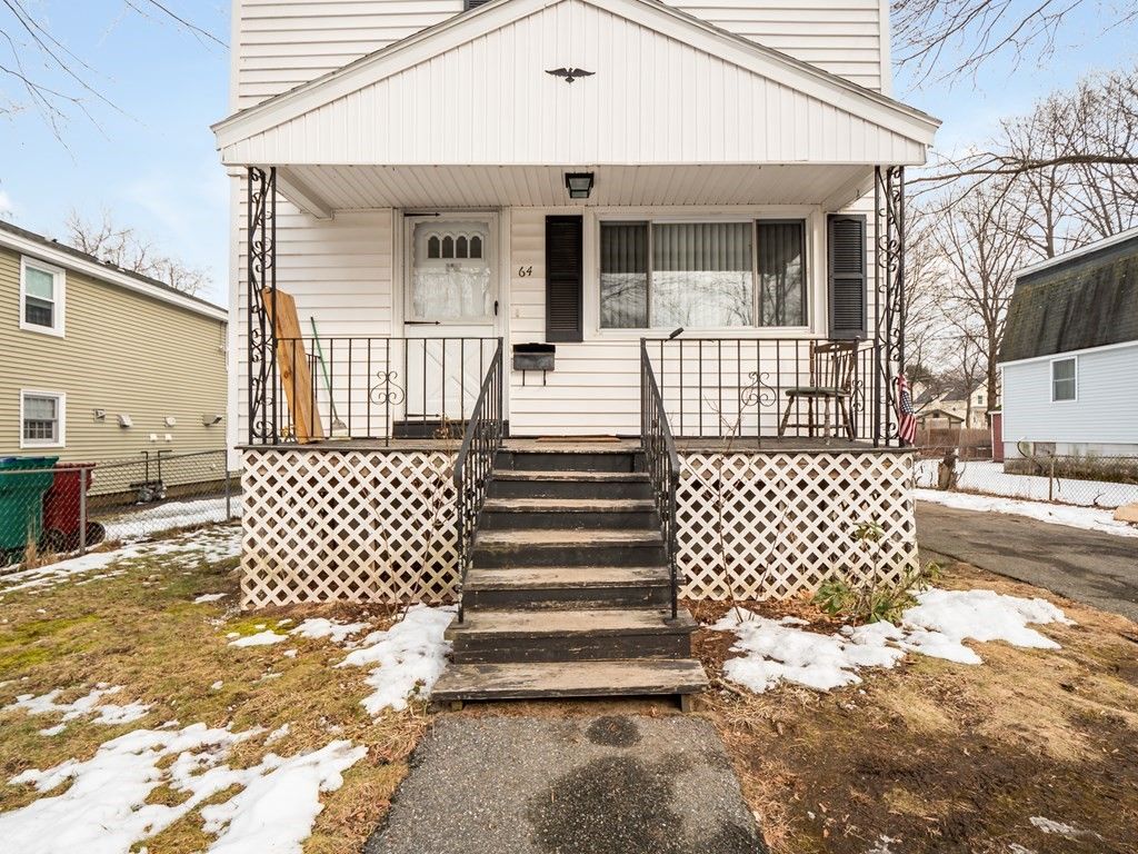 64 Bolton St, Lowell, MA 01852