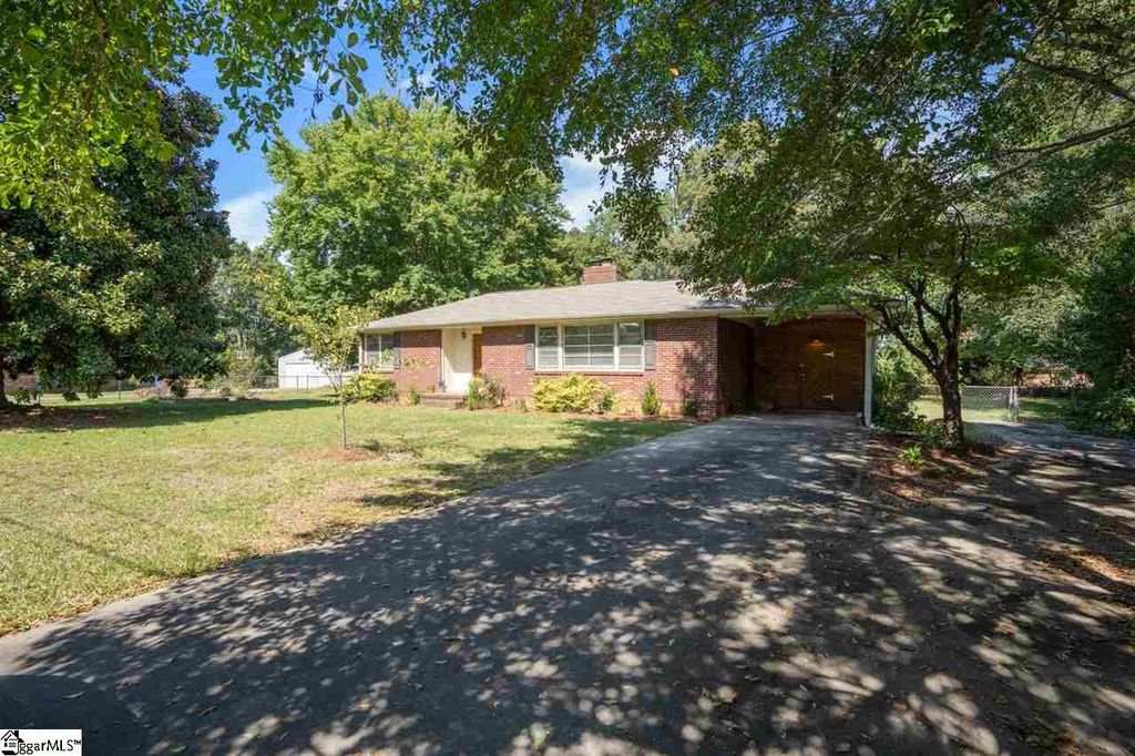 201 Rangeview Cir, Greenville, SC 2 Bed, 1 Bath SingleFamily Home