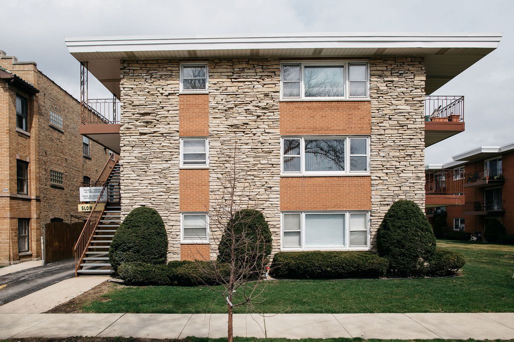5440 W Windsor Ave #1E, Chicago, IL 60630