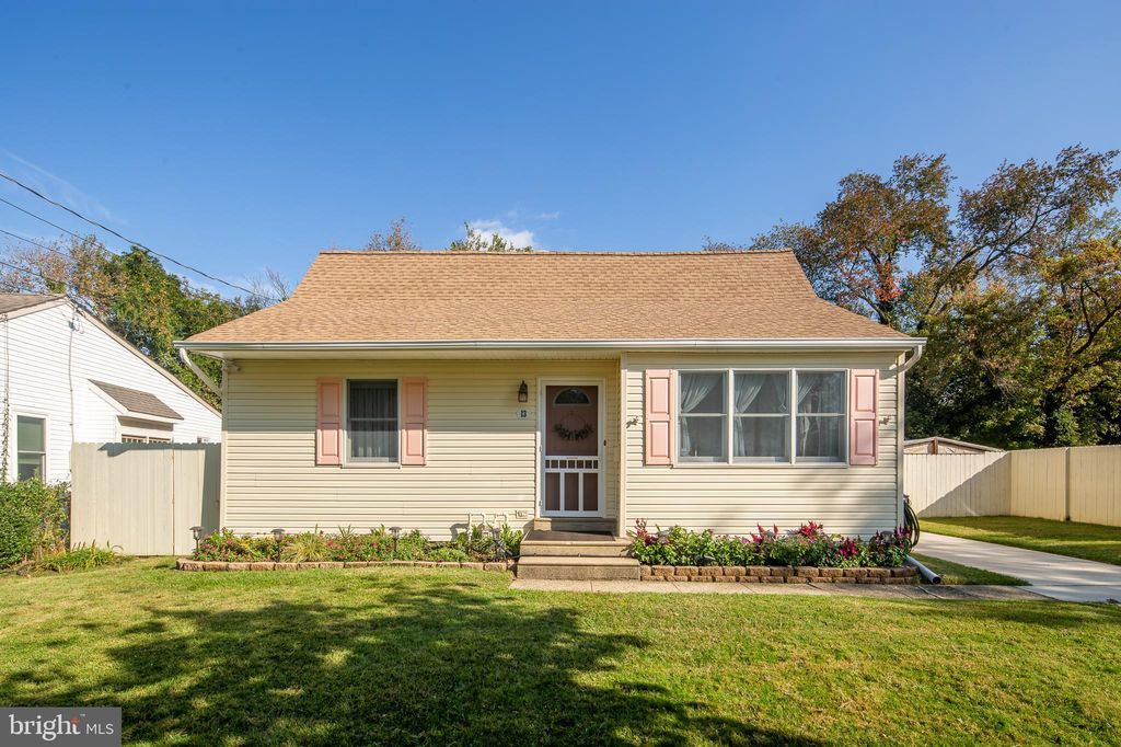 13 Overbrook Ave, Maple Shade, NJ 08052
