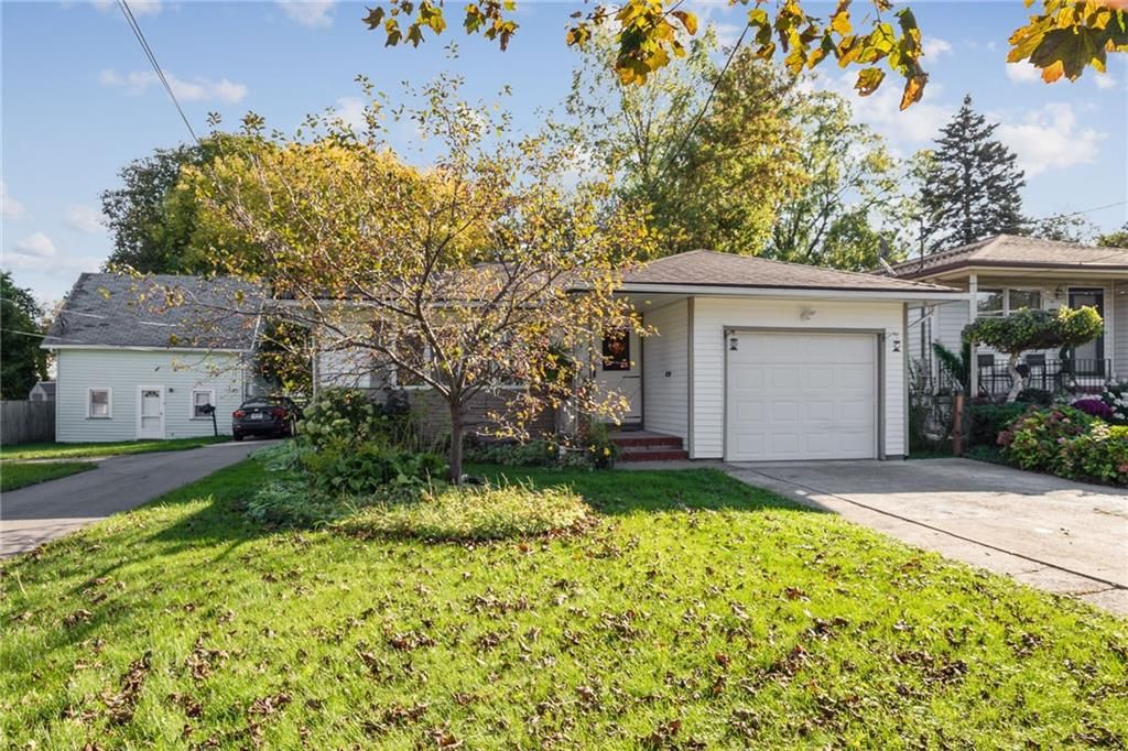 116 Leicestershire Rd, Rochester, NY 14621