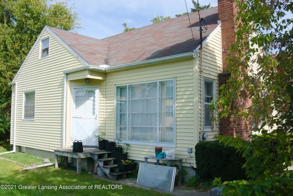 1315 E Malcolm X St, Lansing, MI 48912