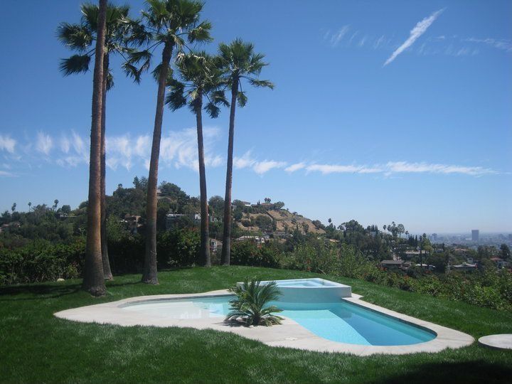 2738 Hollyridge Dr, Los Angeles, CA 90068
