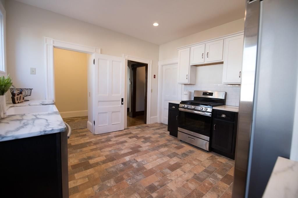 35 Dartmouth St, Springfield, MA 7 Bed, 3 Bath SingleFamily Home