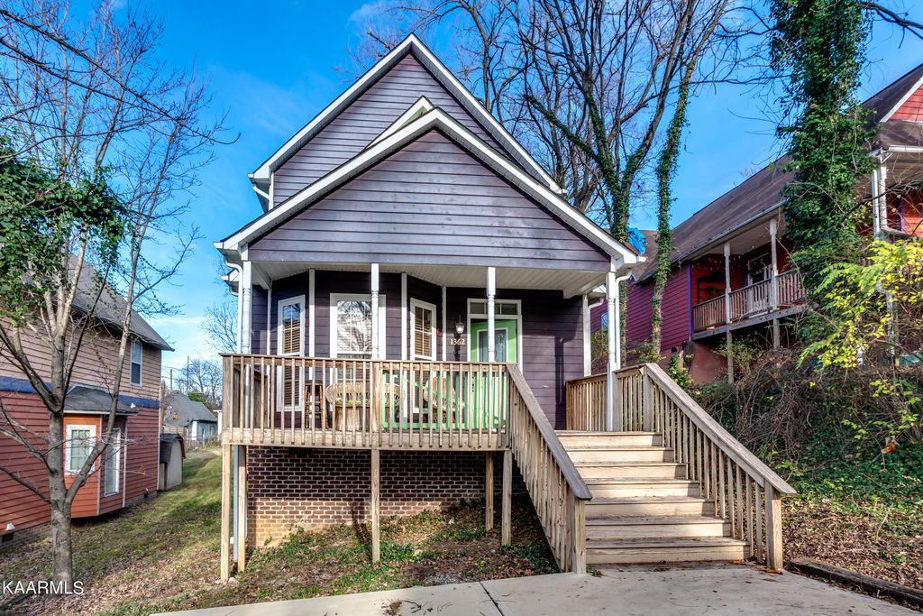 1362 Shepard St, Knoxville, TN 37917