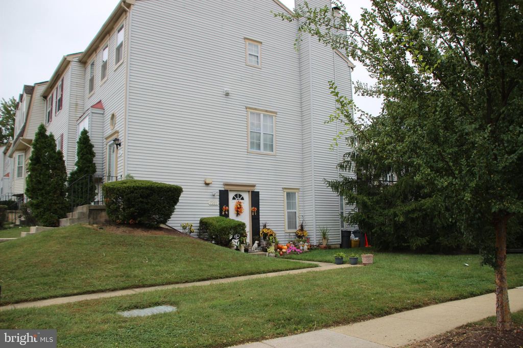 7201 Cipriano Springs Dr, Lanham, MD 20706