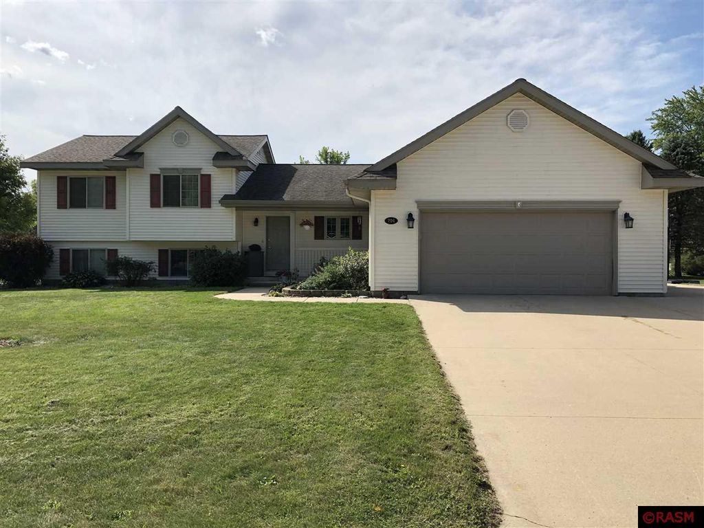 704 W Main St, Madelia, MN 56062 Trulia