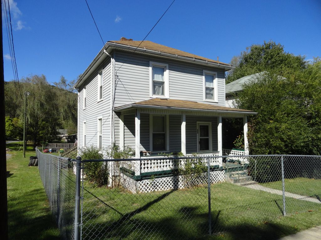 200 6th St, Iron Gate, VA 3 Bed, 2 Bath SingleFamily Home 11