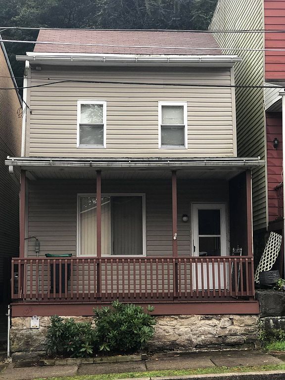 622 W Bacon St, Pottsville, PA 17901