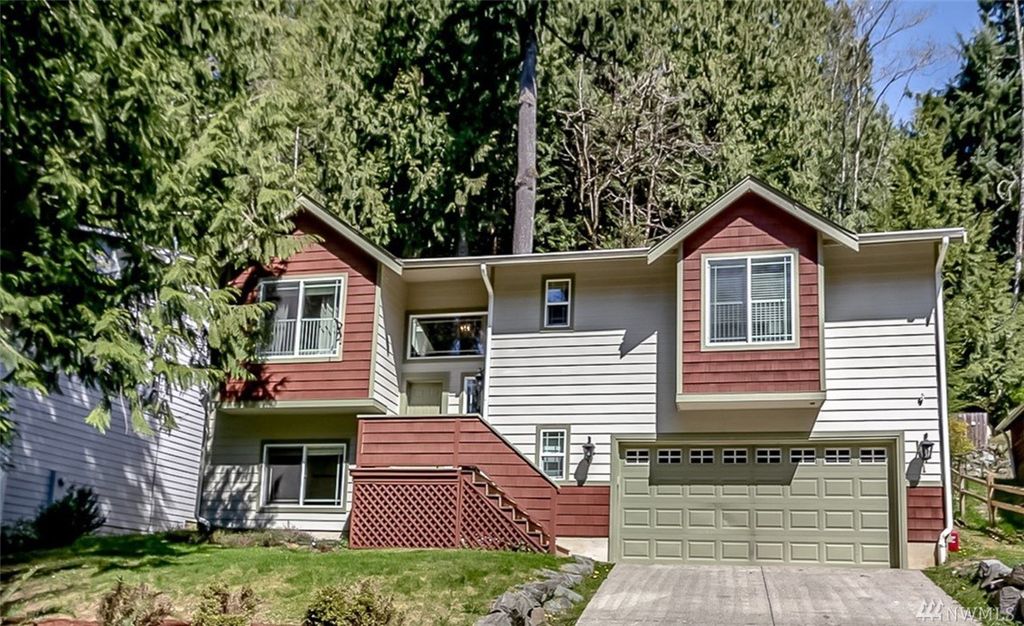 31 Horseshoe Cir, Bellingham, WA 4 Bed, 3 Bath Single