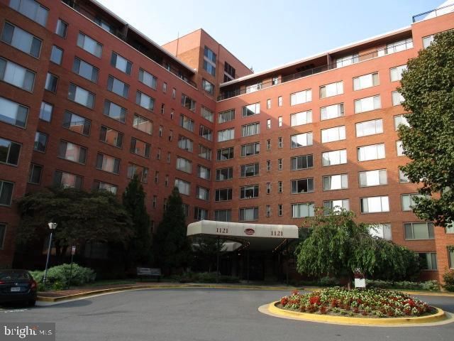 1121 Arlington Blvd #931, Arlington, VA 22209