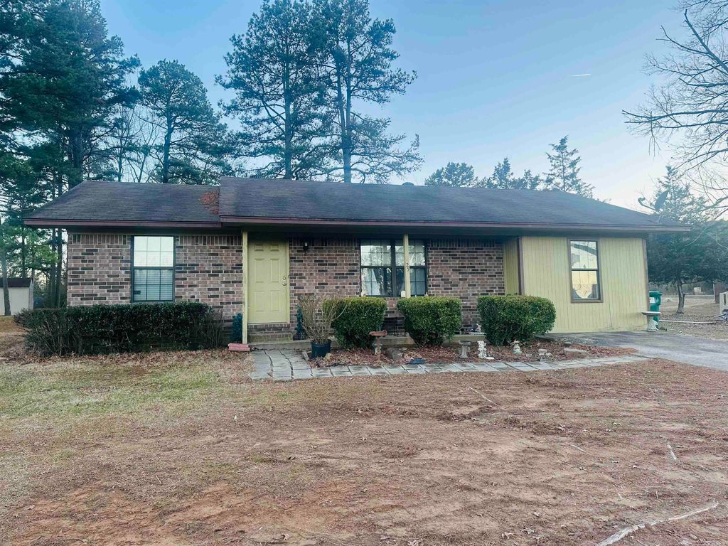 25 Round Mountain Rd, Conway, AR 72034