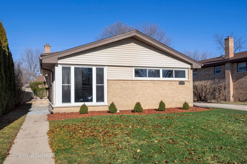 3534 Arcadia St, Evanston, IL 60203
