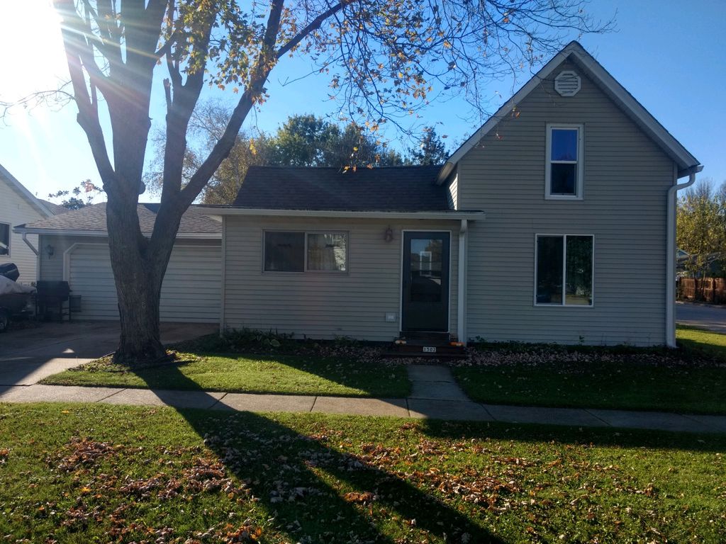 1502 Center St, Black Earth, WI 53515 Trulia