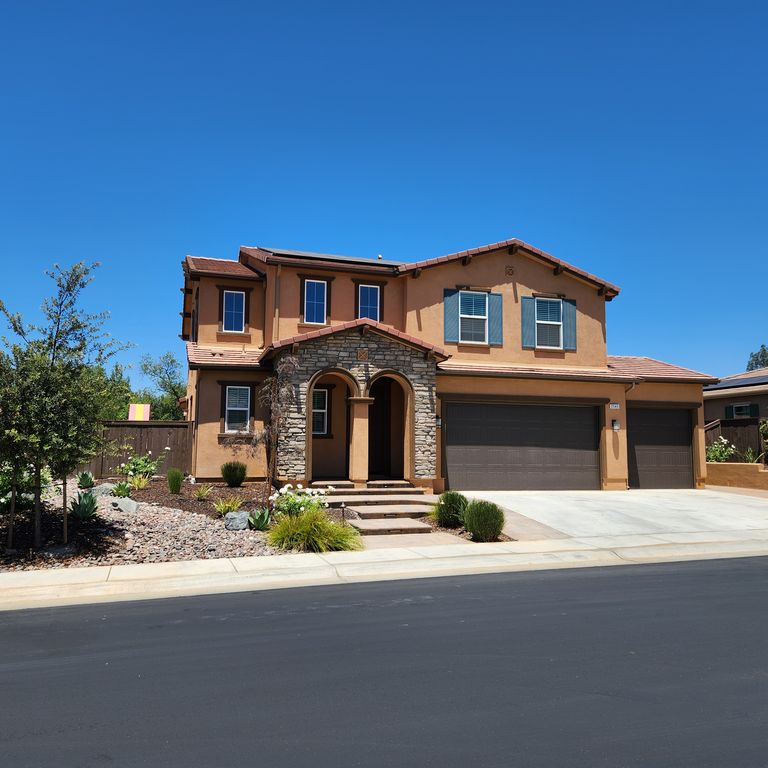 2545 Blackbird Gln, Escondido, CA 92029