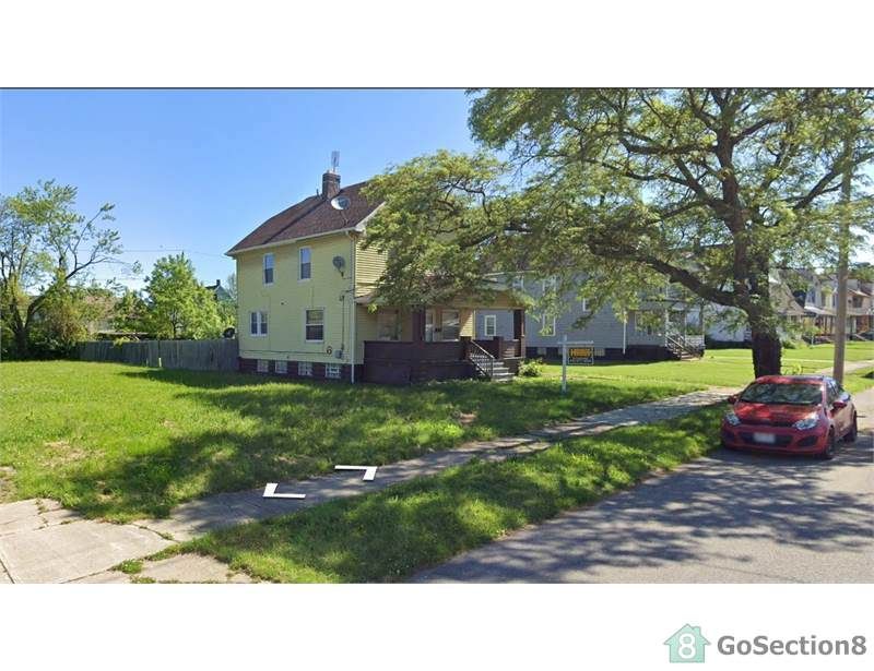 7921 Laumer Ave, Cleveland, OH 44105