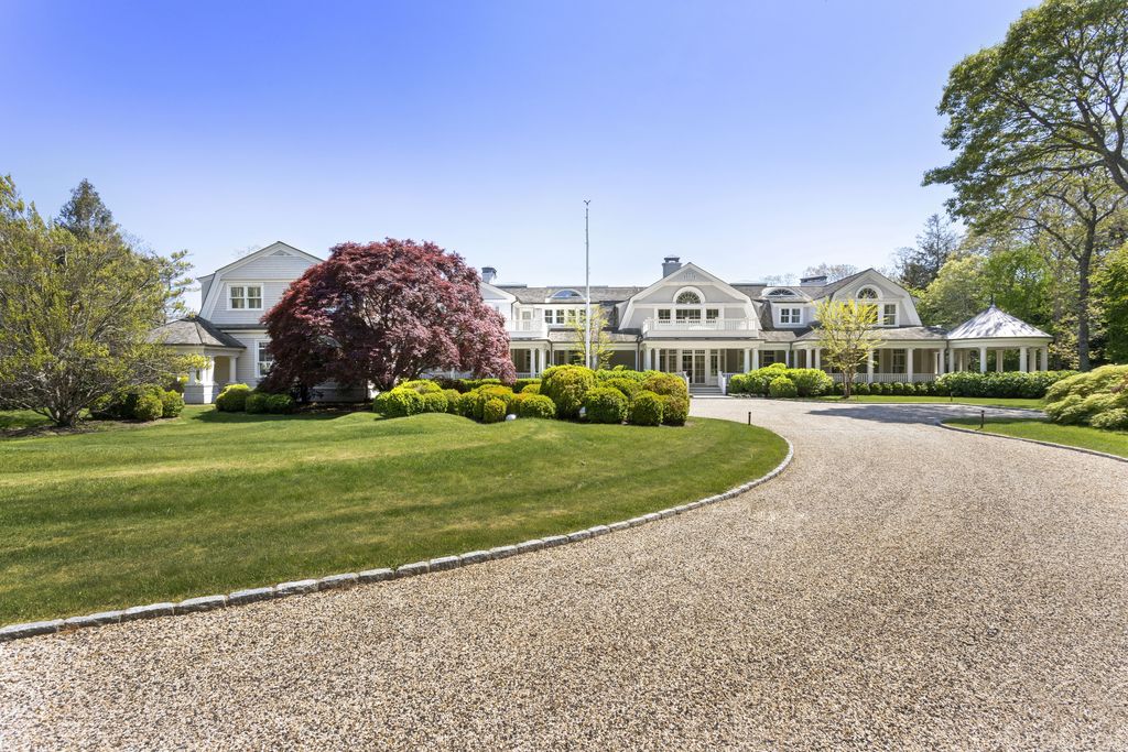 111 Meeting House Rd, Westhampton Beach, NY 11978
