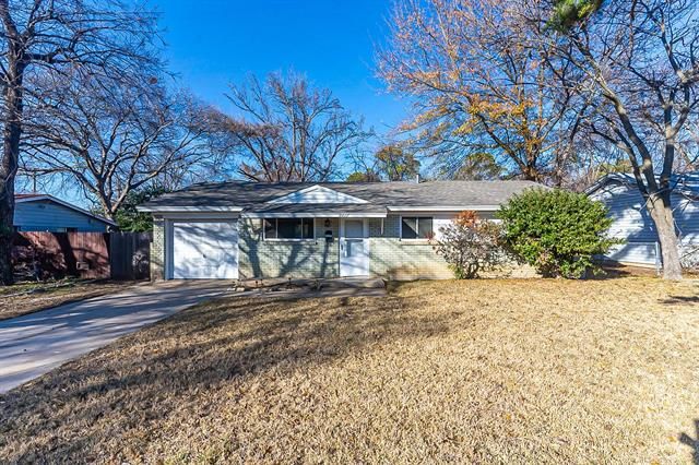 2217 Sycamore Dr, Arlington, TX 76013