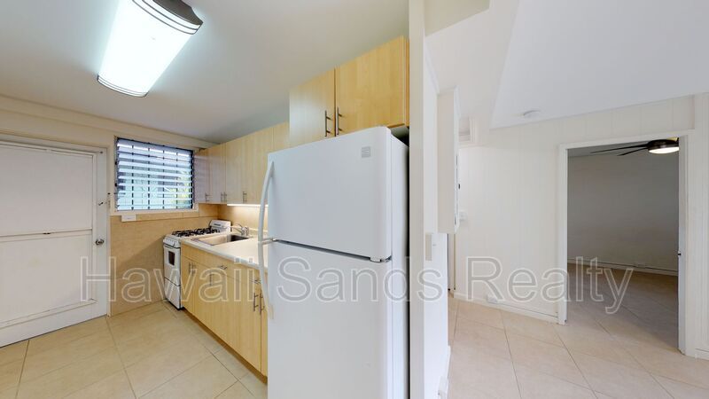 720 Birch St #B, Honolulu, HI 96814