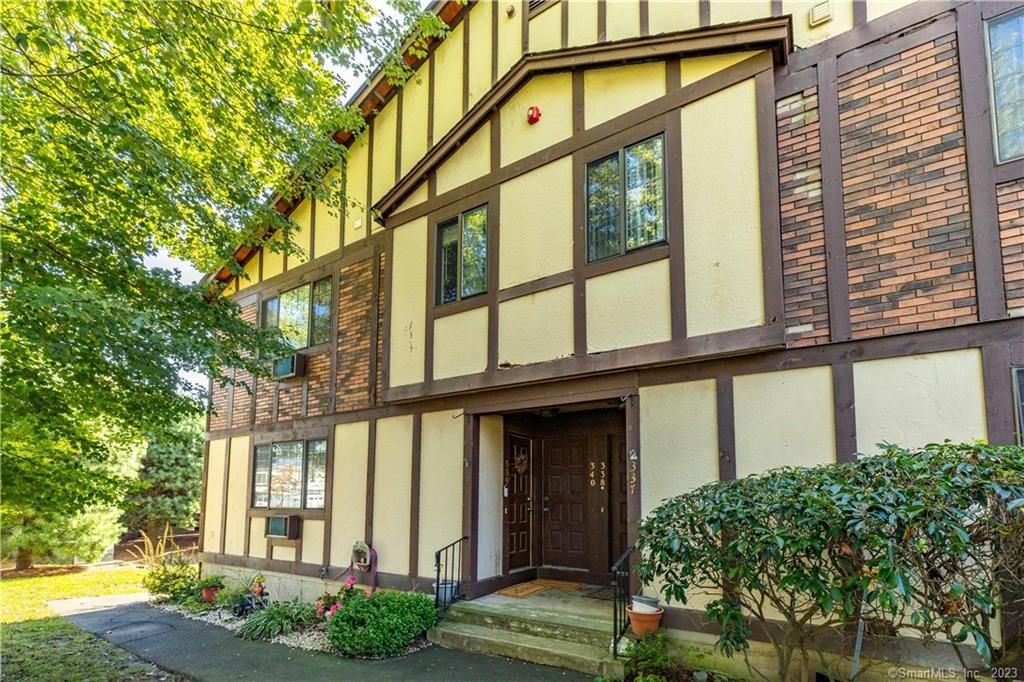 340 Foxwood Ln 340, Milford, CT 06461 See Est. Value, Schools & More