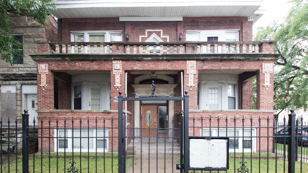 143 E 111th St, Chicago, IL 60628