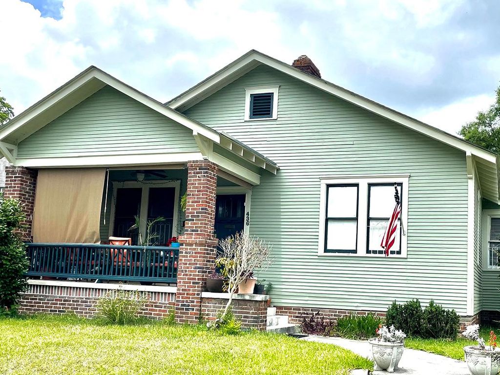 436 E 51st St, Savannah, GA 31405