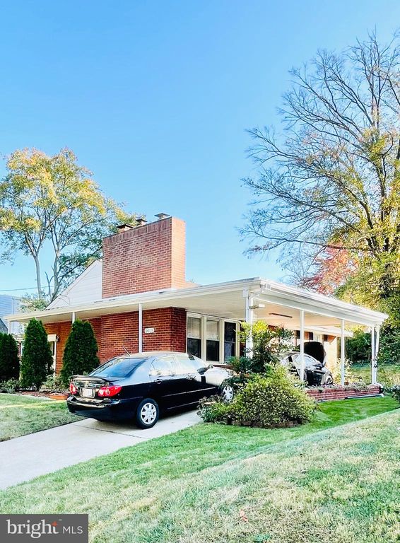 8403 Legation Rd, Hyattsville, MD 20784