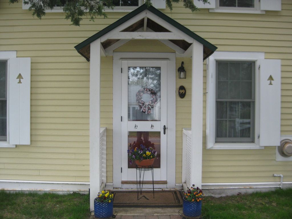 99 Earle Rd, Harwich, MA 02645