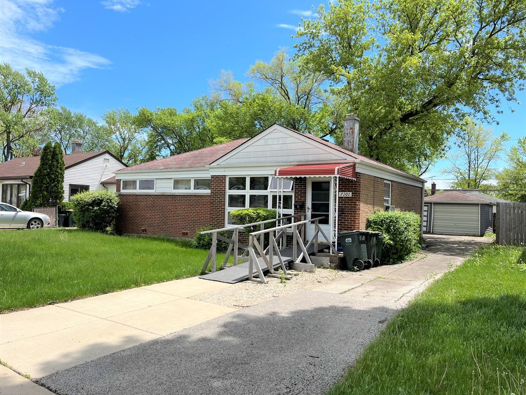 7101 Simpson St, Morton Grove, IL 60053