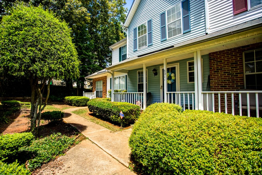 6311 Windsor Gate Ln, Charlotte, NC 2 Bed, 3 Bath Condo 21 Photos