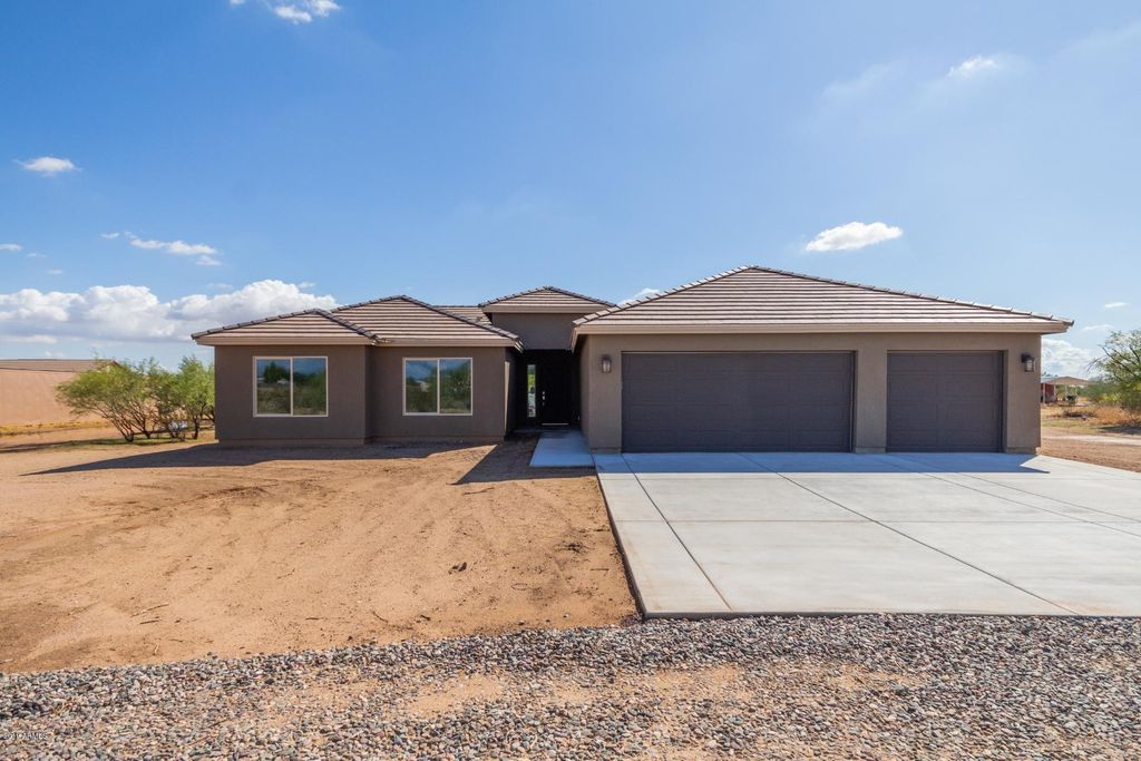 32514 N 214th Dr, Wittmann, AZ 4 Bed, 2 Bath SingleFamily Home 36 Photos Trulia